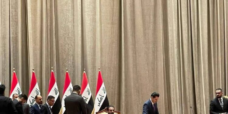 تم التصويت على رفض الاستقالة بالاغلبية