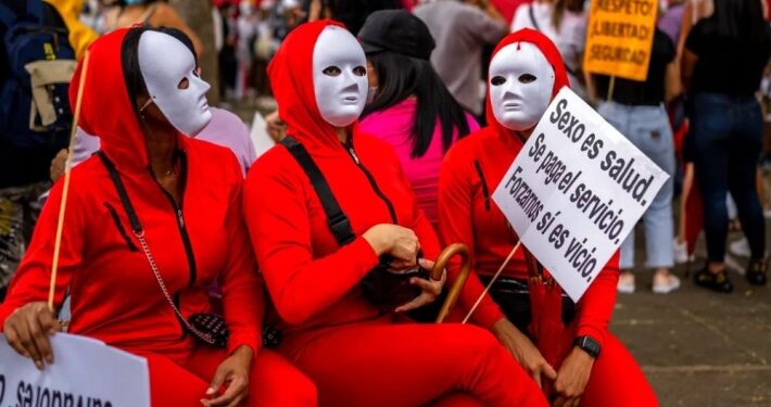 احتجاج بائعات الهوى في اسبانيا على قانون جديد للبغاء