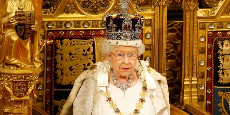  الملكة إليزابيث أشرفت على ترتيبات جنازتها قبـــل موتها