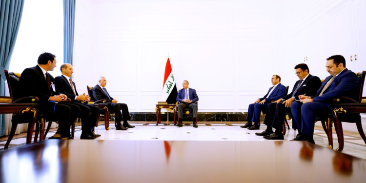 السيد الكاظمي يستقبل مبعوث الرئيس الجزائري