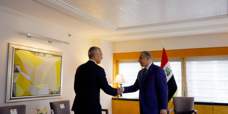 الكاظمي يلتقي الأمين العام لحلف شمال الأطلسي السيد ينس ستولتنبرغ في نيويورك