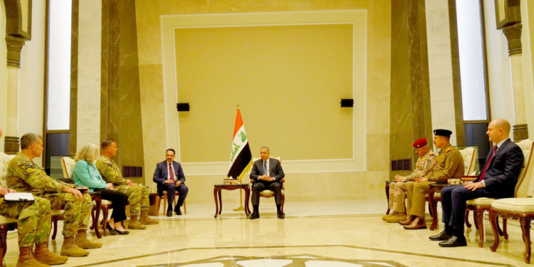 السيد الكاظمي يستقبل قائد القيادة المركزية الأمريكية الوسطى