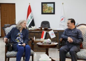 السفيرة الاميركية  تلتقي وزير الكهرباء