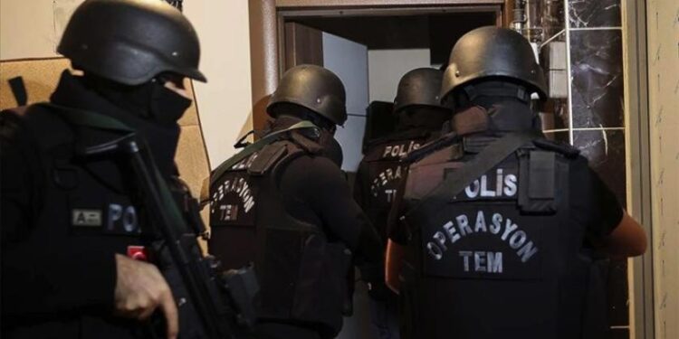 القبض على (10 داعشيين) بحملات أمنية في تركيا