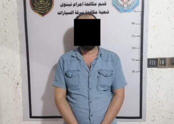 اعتقال شخص ابتــز مسؤولين في الدوائر الحكومية وشخصيات سياسية في نينوى