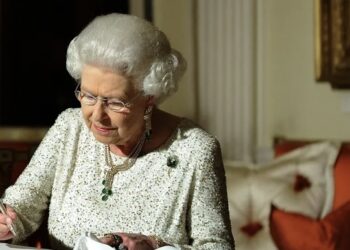 رسائل بين إليزابيث وامرأة لم تراها أبداً على مدار 70 عاما