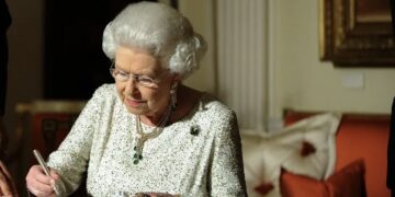 رسائل بين إليزابيث وامرأة لم تراها أبداً على مدار 70 عاما