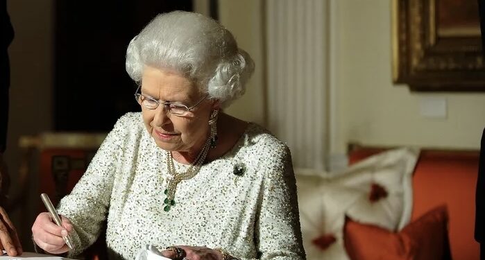 رسائل بين إليزابيث وامرأة لم تراها أبداً على مدار 70 عاما