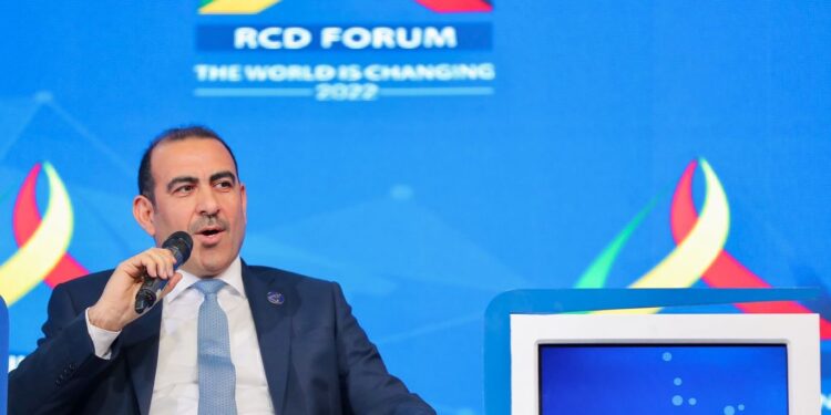 وزير التخطيط .. الحكومة خصصت الأموال اللازمة لإنشاء ميناء الفاو