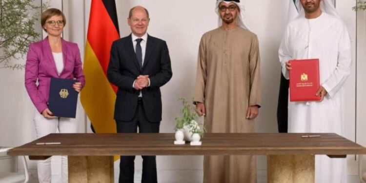 الإمارات تتفق مع ألمانيا على تزويـــدها بالغاز المسال والديزل