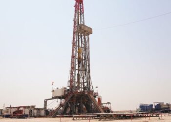 الاعلان عن إنجاز حفر بئر نفطية جديدة في حقل الزبير