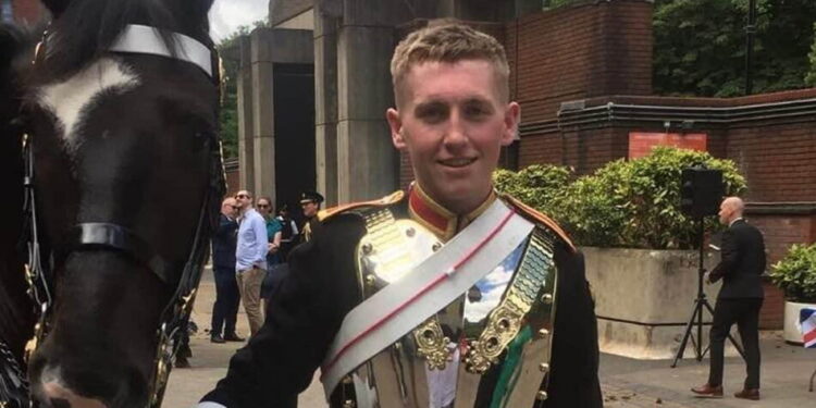 وفاة مفاجئة لجندي بريطاني بعمر 18 عاما رافق نعش الملكة إليزابيث