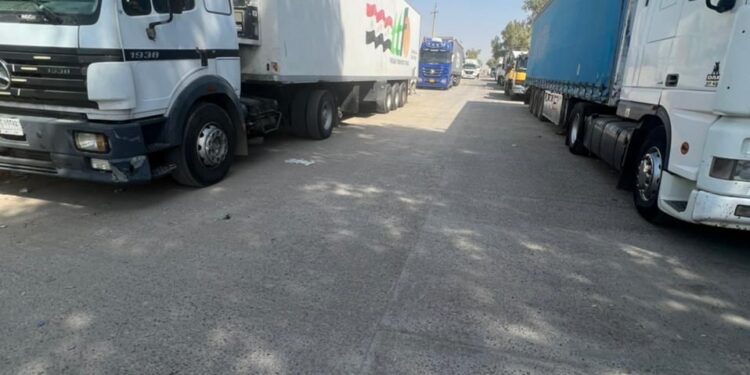 ضبط (11 شاحنة مخالفة) في جمرك المنطقة الوسطى