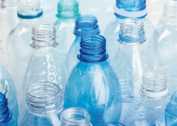 صنع منتجات ثمينة بتقنية جديدة من المخلفات البلاستيكية