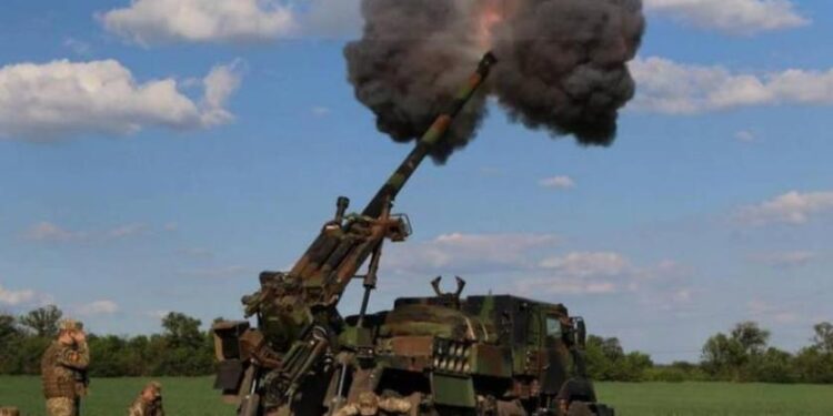 فرنسا تتهيأ لإرســـــال (مدافع قيصر) إضافية إلى القوات الأوكرانية