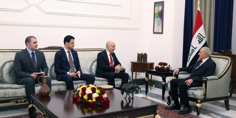 رئيس الجمهورية يستقبل السفير التركي