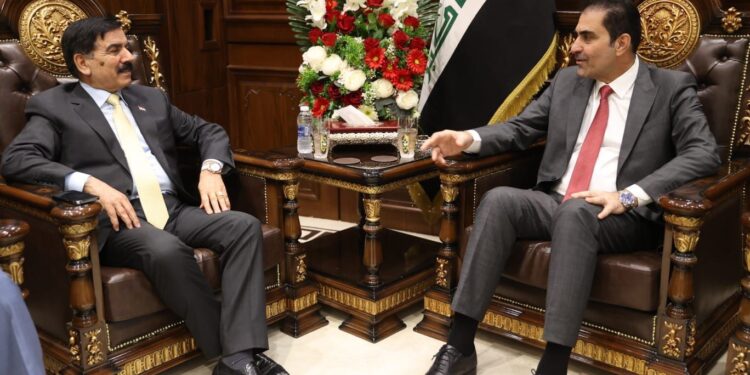 رئاسة البرلمان تطالب بشمول جميع الصنوف العسكرية بنظام البديل