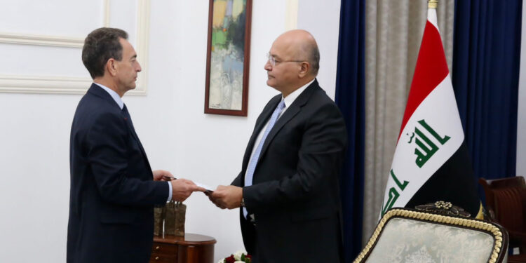 الرئيس الفرنسي يبعث رسالة خطّية إلى نظيره العراقي￼