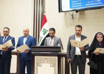 النواب البدلاء يؤدون اليمين الدستورية + فيديو