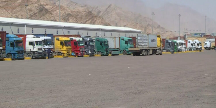 عبـــور أكثر من (150 ألف شاحنة) ترانزيت من منفذ حدودي ايراني للعراق