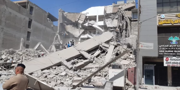 الدفاع المدني تروي تفاصيل جديدة بشأن انهيار مبنى مختبر الكرادة