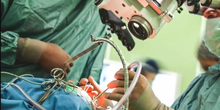 نجاح أول عملية جراحية في المخ لعلاج مرض الاكتئاب في السعودية