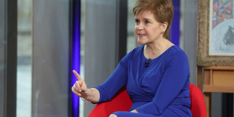 الوزيرة الأولى لاسكتلندا تتعهد باستكمال رحلة المطالبة بــ(الاستقلال من بريطانيا)