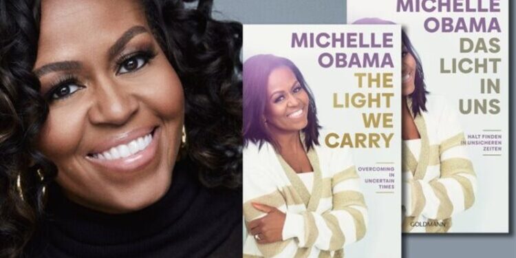 ميشيل أوباما تنشر كواليس غلاف (الضوء الذي نحمله)