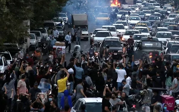  حصيلة ضحايا الاحتجاجات في الإيران قارب المئة