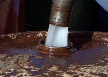 المباشرة بتجهيز 4 محافظات بالنفط الأبيض .. (100 لتر لكل عائلة)