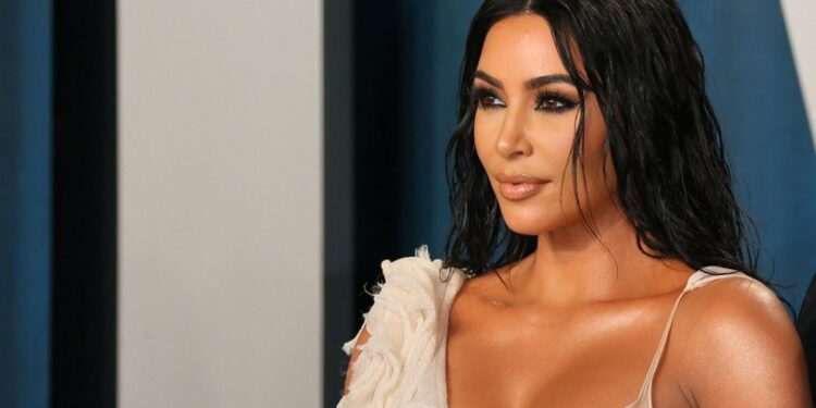 1.26 مليون $ غرامة “كيم كارداشيان” لإخفائها ترويجا مدفوعا لعملة مشفرة