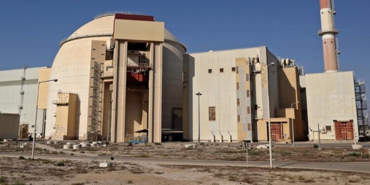 رئيسي يتهم واشنطن بالمماطلة في إحياء الاتفاق النووي