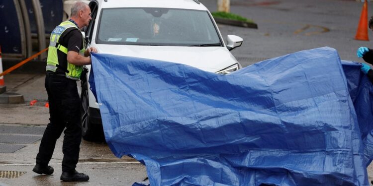 هجوم على مركز هجرة في بريطانيا من قبل مجهول وانتحاره