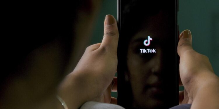 كيف يحتال مشعوذو الــ “تيك توك” على ضحاياهم ؟