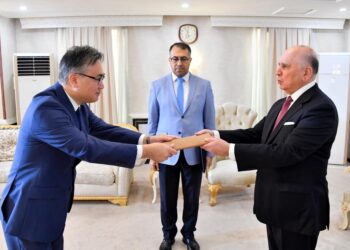 وزير الخارجية يتسلم نسخة من أوراق اعتماد سفير اليابان الجديد لدى العراق