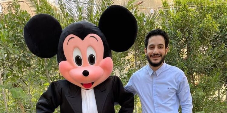 شاب فضل صناعة عرائس ديزني على هندسة الميكانيكا ,,, “بدأها ببكار ووصل إلى العالمية”