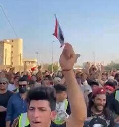 انطلاق مسيرات من العشار البصرة لإحياء الذكرى الثالثة لتظاهرات تشرين