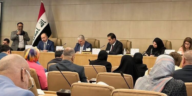 البرلمان يستضيف أمين بغداد ومدير بلدية الكرادة بشأن “انهيار مبنى المختبر الوطني”￼