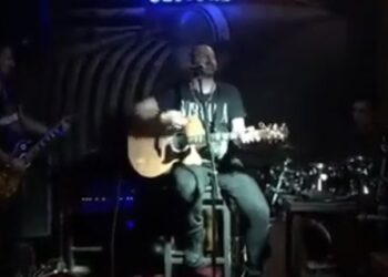 جريمة تهز تركيا بعد وفاة موسيقار لم يستجب لطلب من الحضور ..(قتلوه أمام جمهوره بسبب أغنية)