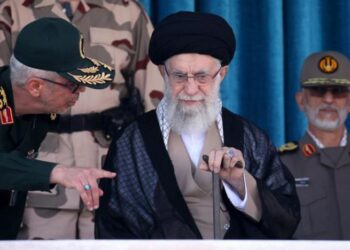 خامنئي يتــهم (أميركا وإسرائيل) بالوقوف وراء الاحتجاجات في إيران