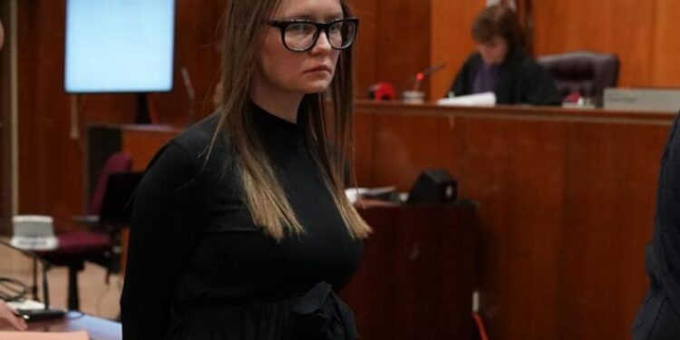 المليونيرة المزيـــفة “آنا سوروكين” ترفض ترحيلها إلى ألمانيا