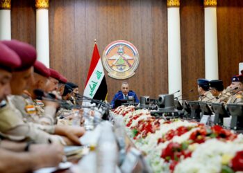 السيد الكاظمي يزور  وزارة الدفاع و يعقد اجتماعاً مع قادتها وكوادرها المتقدمة