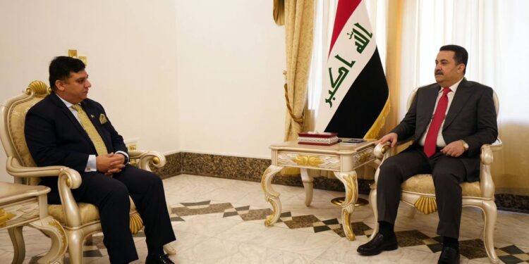 السوداني يستقبل السفير الباكستاني لدى العراق