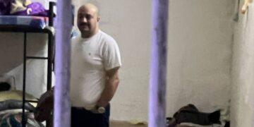 بالتفاصيل والوثائق والصور عملية إلقاء القبض على المتهم الاول بسرقة أموال الضرائب المدعو (نور ابو فاطمة) قبل هروبه
