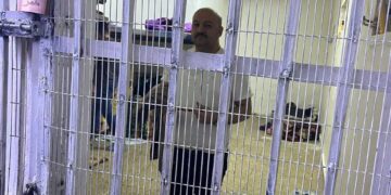 بالتفاصيل والوثائق والصور عملية إلقاء القبض على المتهم الاول بسرقة أموال الضرائب المدعو (نور ابو فاطمة) قبل هروبه