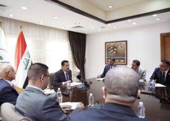 السيد السوداني يزور مقر وزارة الصحة ويجتمع بكوادرها المتقدمة