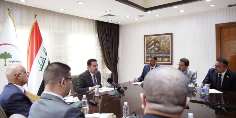 السيد السوداني يزور مقر وزارة الصحة ويجتمع بكوادرها المتقدمة