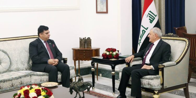 رئيس الجمهورية  يستقبل السفير الباكستاني