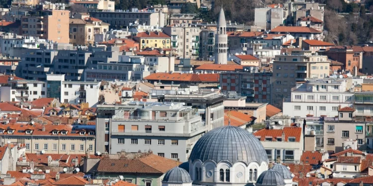 إقليم إيطالي يقدم المال لجذب الزائرين … (يعوض السياح بقيمة تذاكر السفر ودخول مجاني للمتاحف)