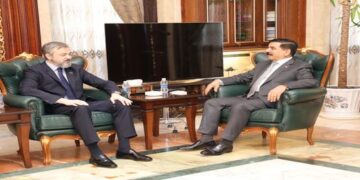 وزير الدفاع يستقبل السفير الصربي